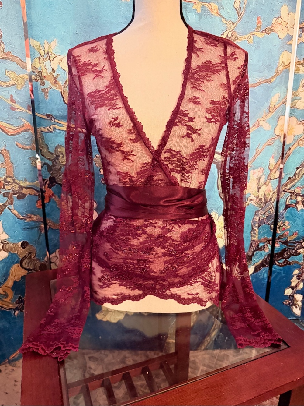 Moda International 𝐕𝐈𝐍𝐓𝐀𝐆𝐄 𝐒𝐇𝐄𝐄𝐑 𝐁𝐔𝐑𝐆𝐔𝐍𝐃𝐘 𝐅𝐋𝐎𝐑𝐀𝐋 𝐋𝐀𝐂𝐄 𝐖𝐑𝐀𝐏 𝐁𝐋𝐎𝐔𝐒𝐄 ✨